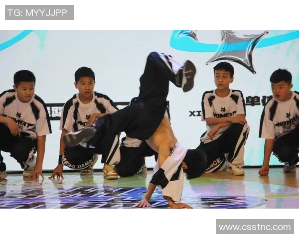 西安街舞队的速度与激情探索街舞文化的魅力与发展